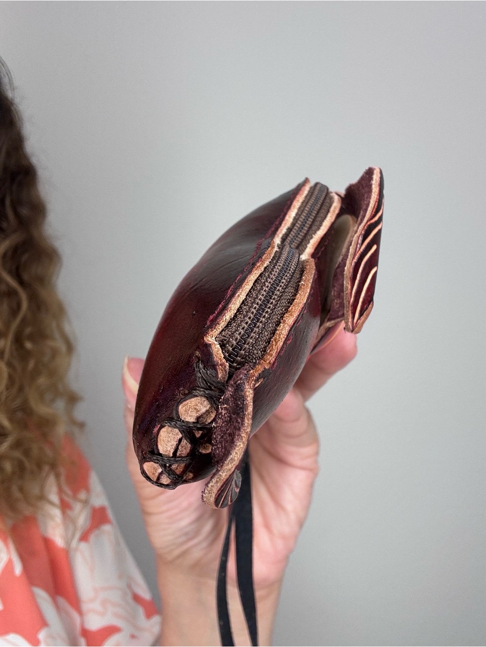 Dog handmade leather coin purse - Picture 5 of 10